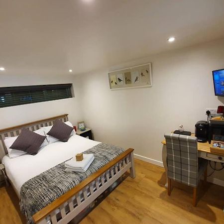 Annex In Chippenham With Parking And Wifi Villa Exterior photo